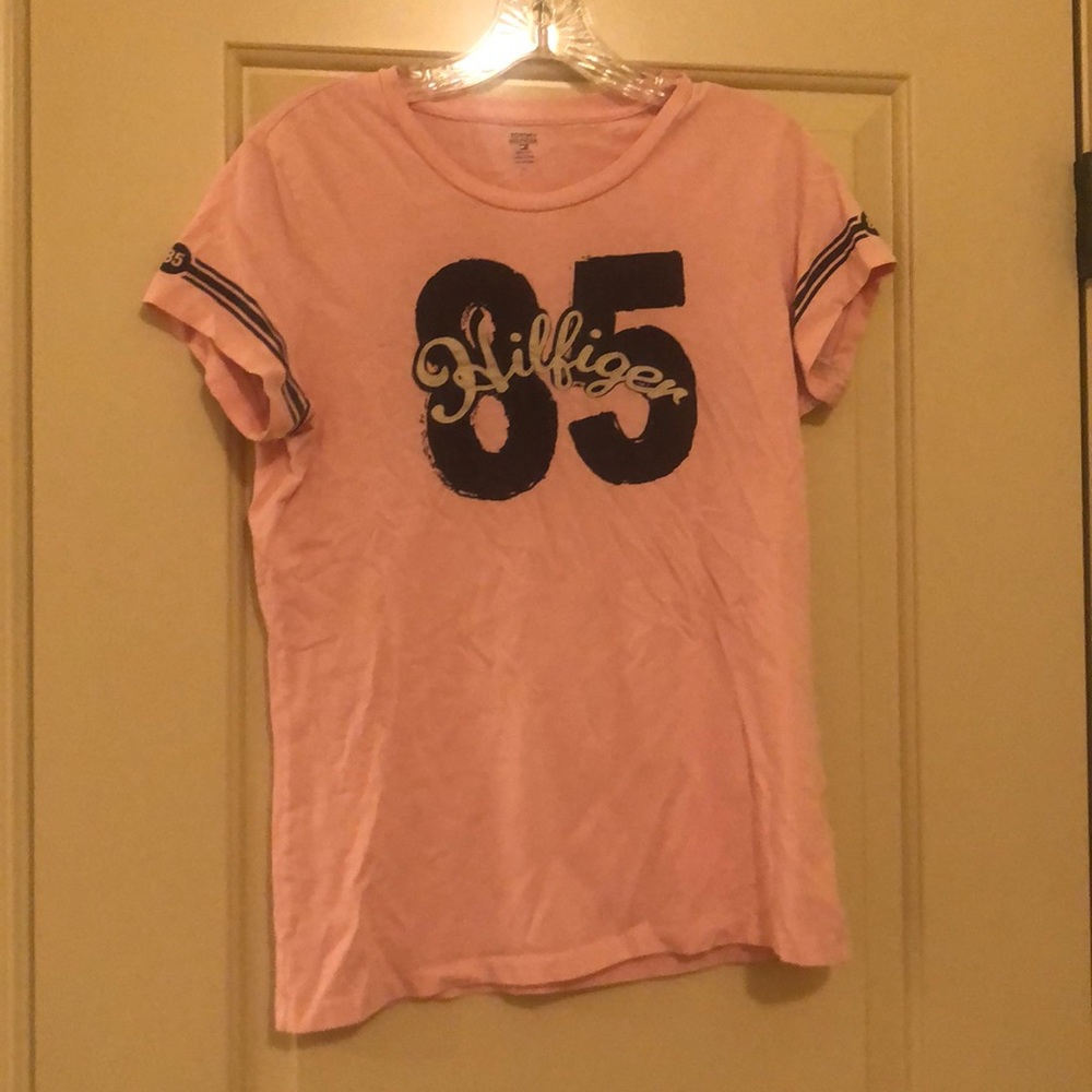 Medium pink Tommy Hilfiger short sleeve tee